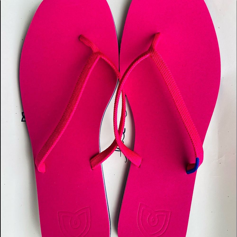 🦩 Authentic Brand New 🦩Rothy’s Flamin🦩go Flip Flops Size 9